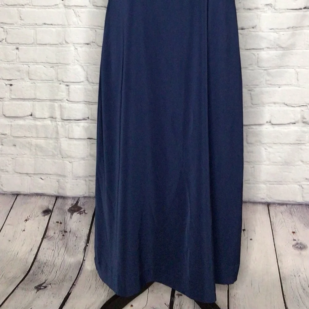 Veiled Collection Navy Blue Eva Essential Sleeveless Midi Dress Medium NWT
